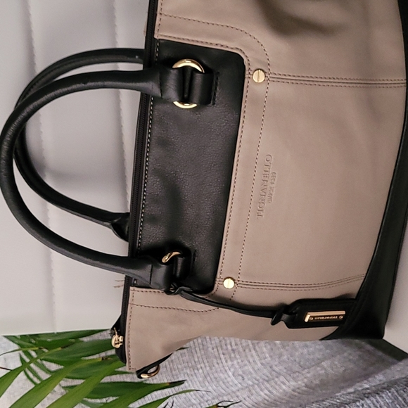 Tignanello Handbag ❤ - Picture 5 of 7
